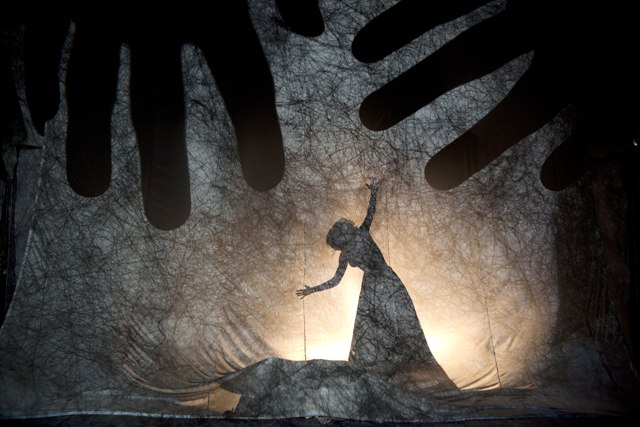 ‘El LABERINT. Seguint les ombres’. Taller de creació de Teatre d’Ombres amb Fabrizio Montecchi i Camille Trouvé. Atelier della Luna, Santes Creus