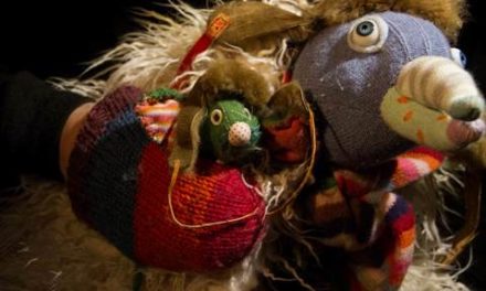 ‘DEPUIS… LES PINGOUINS VOLENT’, de la cia. Samoloet, de França-Rússia, al Festival Internacional de Titelles de Gavà